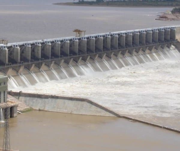 ఆలమట్టికి పోటెత్తిన భారీ వరద