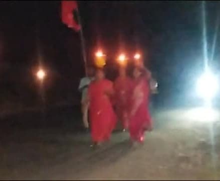 భవానిగిరికి భక్తుల పాదయాత్ర - Udayam