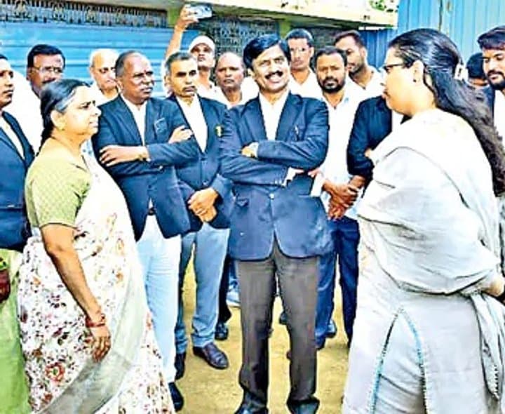 నాలుగేళ్లుగా కొనసాగుతున్న కార్యాలయ భవన సమస్య