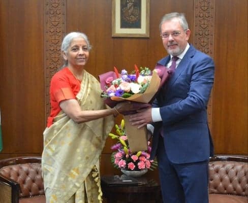 రష్యా రాయబారితో నిర్మలా సీతారామన్ భేటీ - Udayam