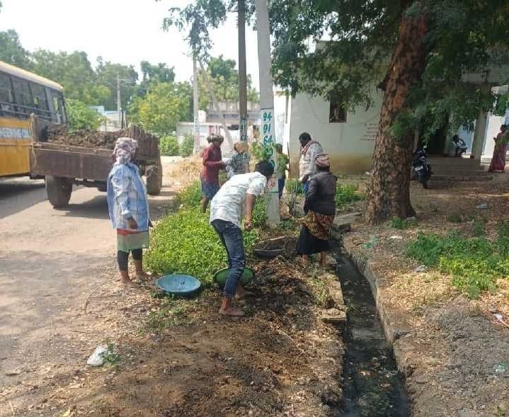నాదెండ్లలో పారిశుద్ధ్య పనులు ముమ్మరం - Udayam