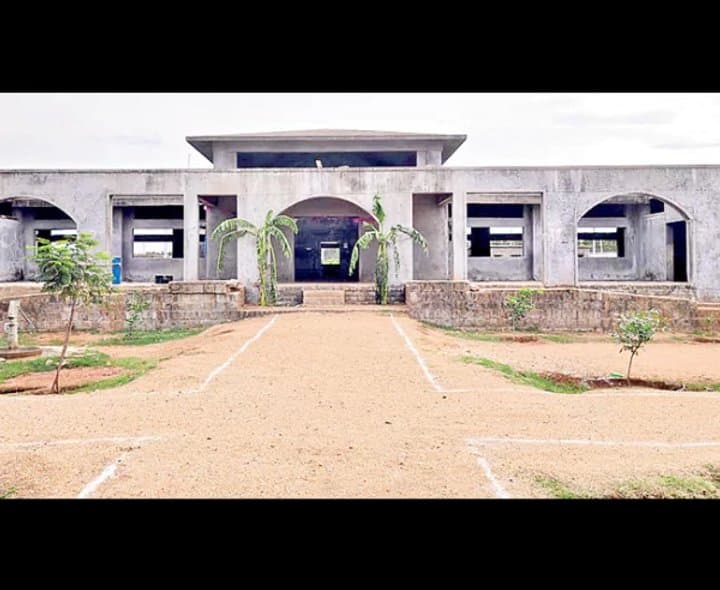 వసతుల్లేక గురుకుల విద్యార్థుల ఇబ్బందులు