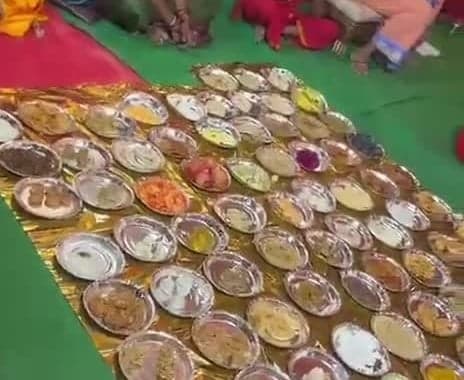 దుర్గామాతకు 108 ప్రసాదాలతో పూజలు