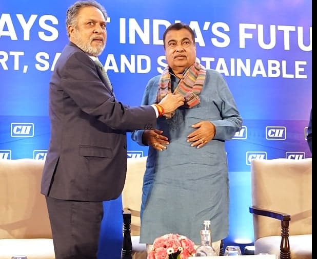 స్మార్ట్‌, సురక్షిత హైవేల నిర్మాణంపై నితిన్‌ గడ్కరీ దృష్టి