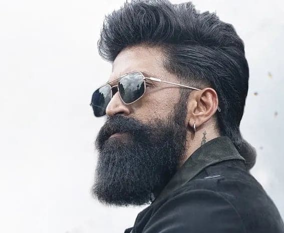 టాక్సిక్ ఓటీటీ డీల్స్ సస్పెన్స్