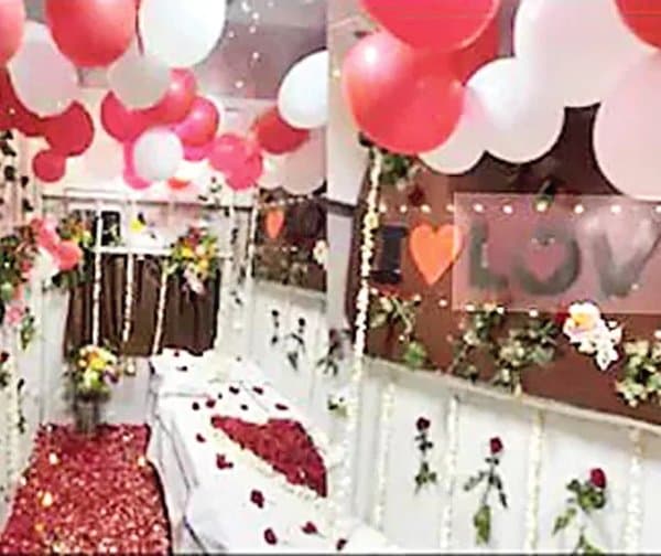 టీటీఈపై సస్పెన్షన్ వేటు