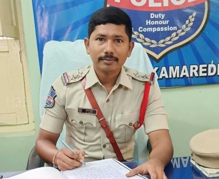 రహదారిపై ధాన్యం ఆరబెట్టవద్దు: ఎస్సై - Udayam