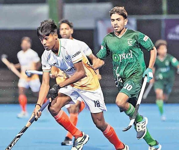 పాక్‌పై గెలుపు.. ఫైనల్లో భారత్