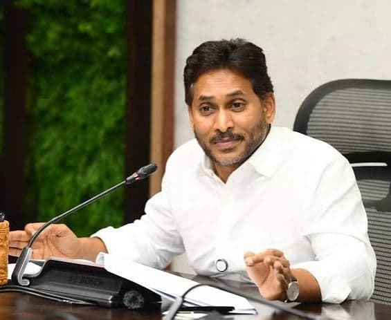 స్థానిక ఎన్నికల వివాదంపై కోర్టుకు వెళ్తాం: జగన్