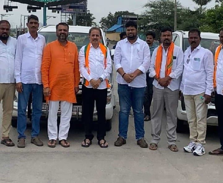 ఫీజుల పోరాటానికి హైదరాబాద్‌కు బీజేపీ శ్రేణులు