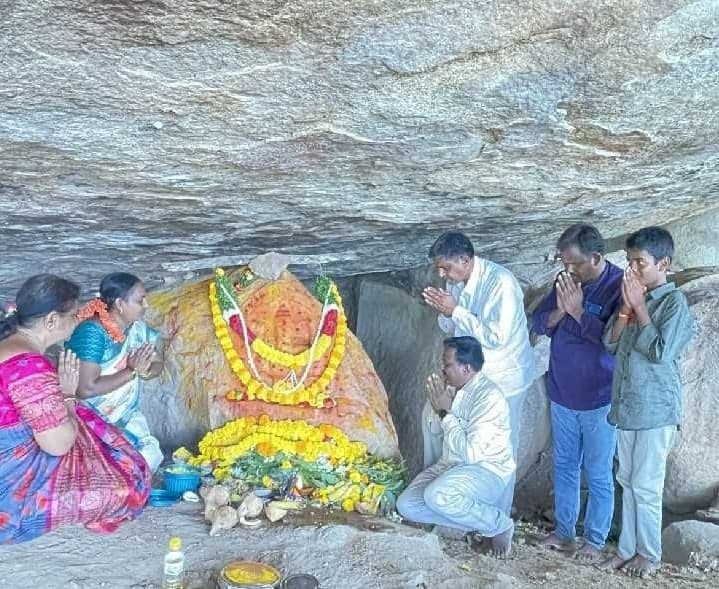 ప్రకృతి ఒడిలో దక్షిణముఖ వినాయకుడు