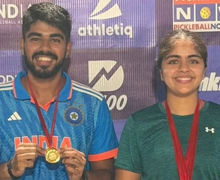 పికిల్‌బాల్‌ మిక్స్‌డ్‌ డబుల్స్‌లో కబీర్‌ జోడీ గోల్డ్‌