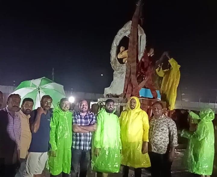 వానలోనూ వినాయక నిమజ్జనం - Udayam