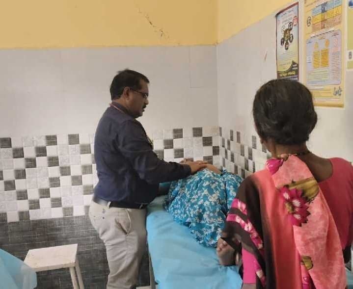 స్వయంగా DMHO వైద్య సేవలు - Udayam