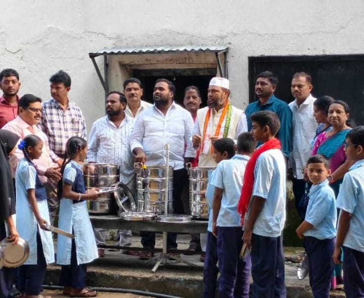 పాఠశాలల్లో అల్పాహారం మైలురాయి: ఎంఈఓ - Udayam