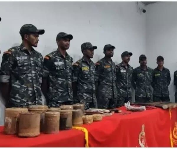 భారీగా మావోయిస్టుల ఆయుధాలు లభ్యం