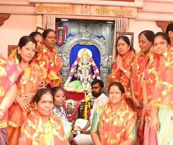 భాగ్యలక్ష్మి ఆలయంలో బీఆర్ఎస్ పూజలు! - Udayam Digital