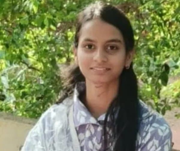 పీలేరులో బస్సు కిందపడి విద్యార్థిని మృతి