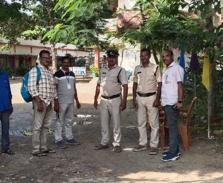 హిరమండలంలో పోలీసు బందోబస్తు మధ్య ఎస్ఎంసీ ఎన్నికలు - Udayam