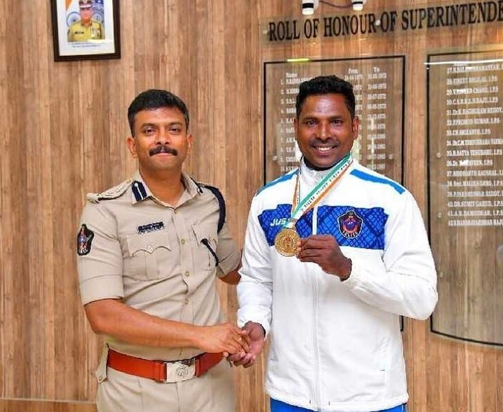 మార్కాపురం కానిస్టేబుల్‌కు గోల్డ్ మెడల్