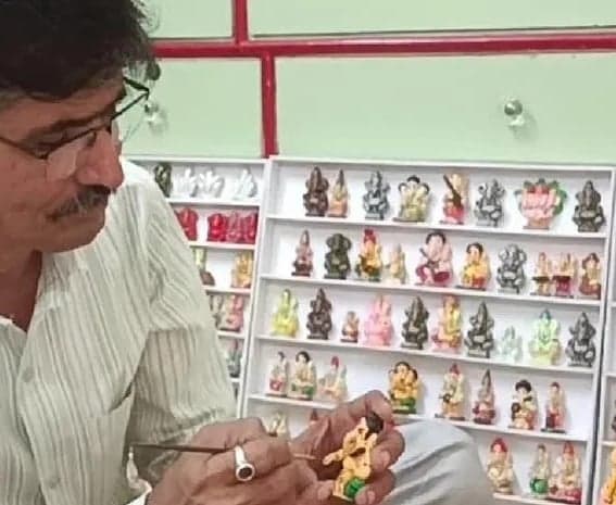 బియ్యం గింజపై అష్టవినాయకులు