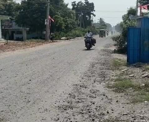 బోనకల్‌- ఆళ్లపాడు రోడ్డుపై దుమ్ము - Udayam