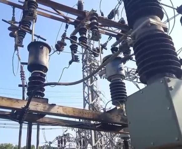 పేలిపోయిన విద్యుత్‌ సీటీకి మరమ్మతులు - Udayam