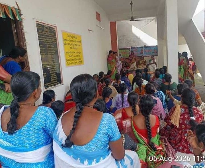 మొదటి ఆరు నెలలు తల్లిపాలే ఇవ్వాలి: సీడీపీవో