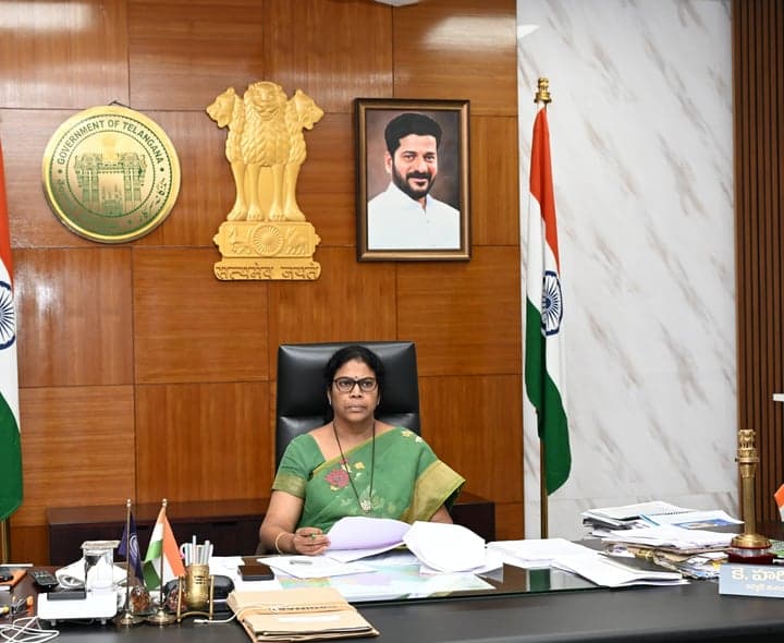 పాఠశాల అభివృద్ధి పనులపై సమీక్ష - Udayam