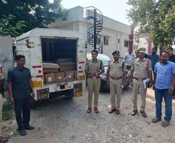 ఆదిలాబాద్‌లో రూ.20 లక్షల పేలుడు పదార్థాలు పట్టివేత
