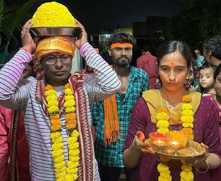 శ్రీనగర్ కాలనీ లడ్డూకు రూ.52 వేలు - Udayam