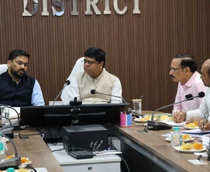 ఓటర్ల జాబితా సవరణ పారదర్శకంగా చేపట్టాలి