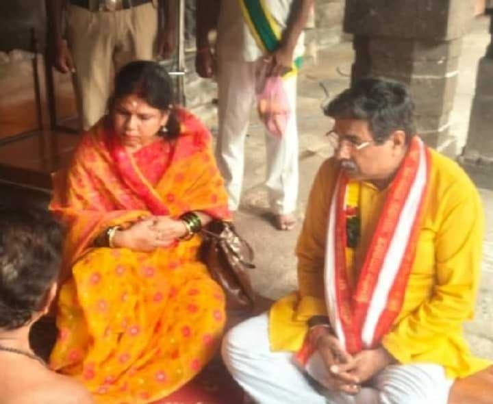 భీమేశ్వరస్వామిని దర్శించుకున్న హైకోర్టు జాయింట్‌ రిజిస్ట్రార్‌