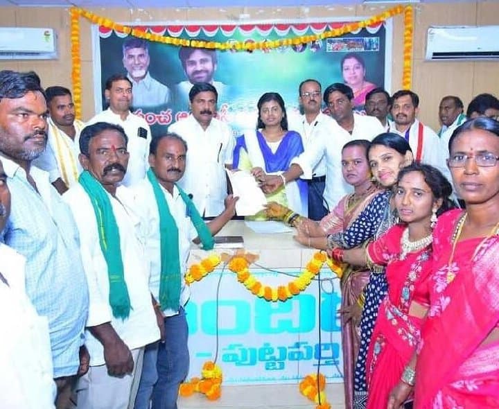 గిరిజన సమస్యల పరిష్కారానికి వినతి
