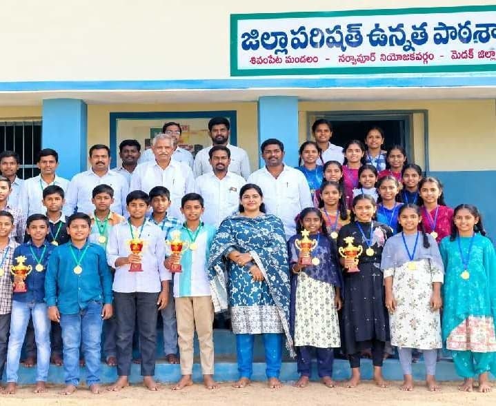 రత్నాపూర్ విద్యార్థుల క్రీడా ప్రతిభ - Udayam