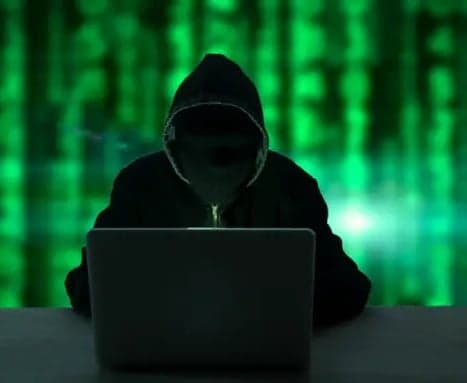 షేర్లలో పెట్టుబడుల పేరిట రూ.1.29 కోట్లకు టోకరా