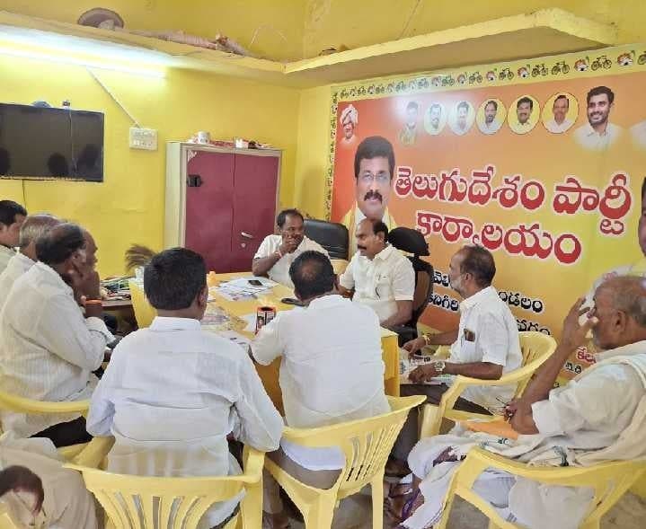 స్థానిక సమస్యల పరిష్కారానికి హామీ - Udayam