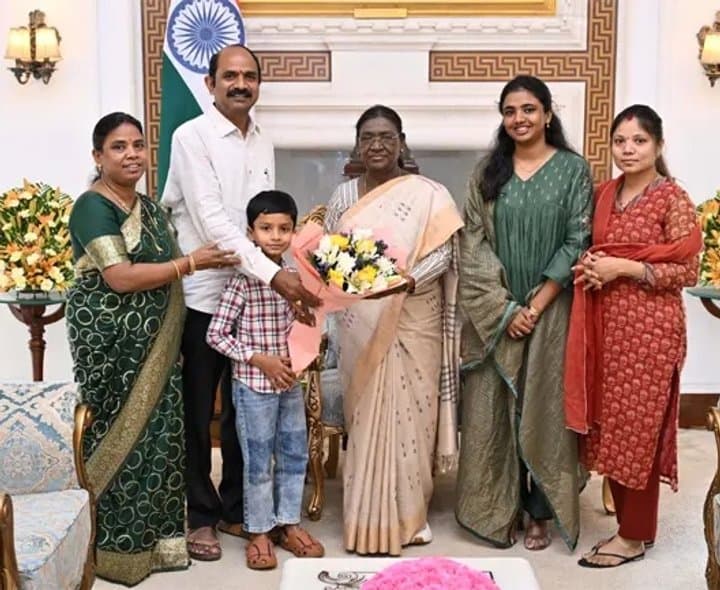 రాష్ట్రపతితో కలిశెట్టి కుటుంబం