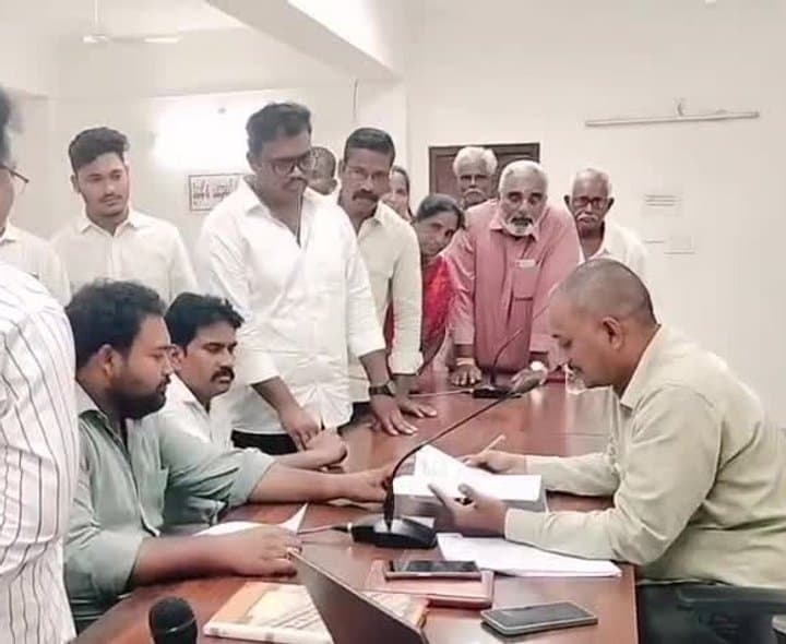 నూజివీడులో అక్రమ నిర్మాణాలను తొలగించాలి: వైసీపీ  - Udayam
