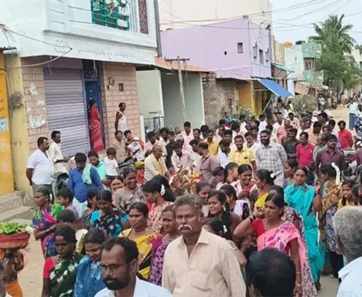 వరుణుడి కోసం గాడిదల పెళ్లి