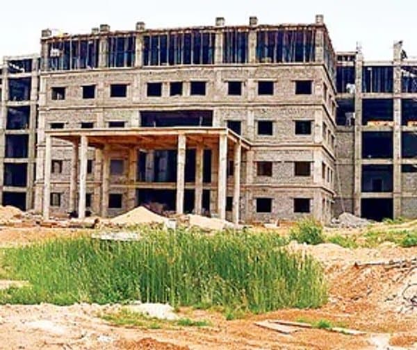 ఖమ్మం మెడికల్ కాలేజీలో వసతుల కొరత
