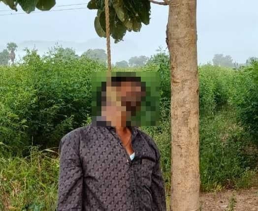విస్నూరులో వ్యక్తి ఆత్మహత్య - Udayam