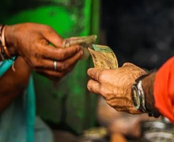 లంచాల చిట్టా విప్పిన సర్పంచ్‌ - Udayam