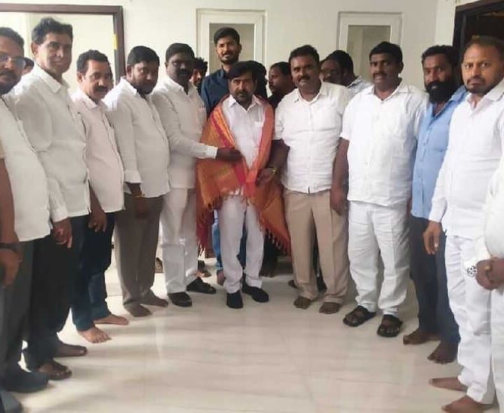 ఎమ్మెల్యే జగదీష్‌ రెడ్డికి బోనాల ఆహ్వానం