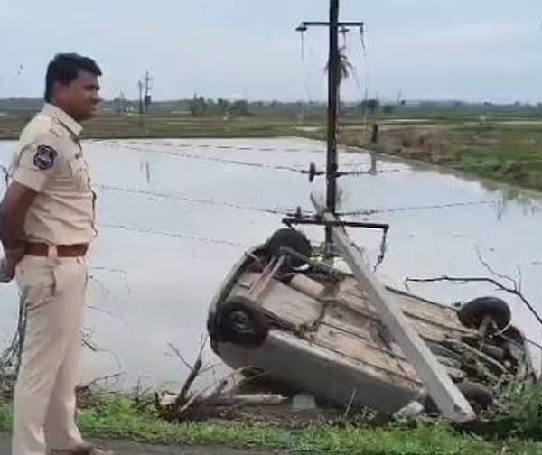నిజామాబాద్‌లో కారు ప్రమాదం