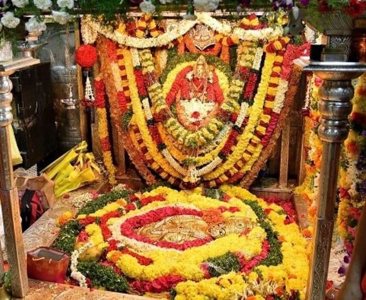 బావి తవ్వుతుండగా ఎల్లమ్మ దర్శనం