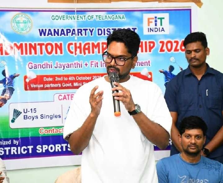 క్రీడలతో ఉజ్వల భవిష్యత్తు: కలెక్టర్ - Udayam
