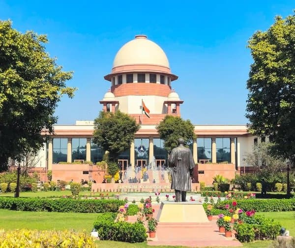ఆన్‌లైన్ బెట్టింగ్‌లపై సుప్రీంకోర్టు కీలక తీర్పు - Udayam Digital