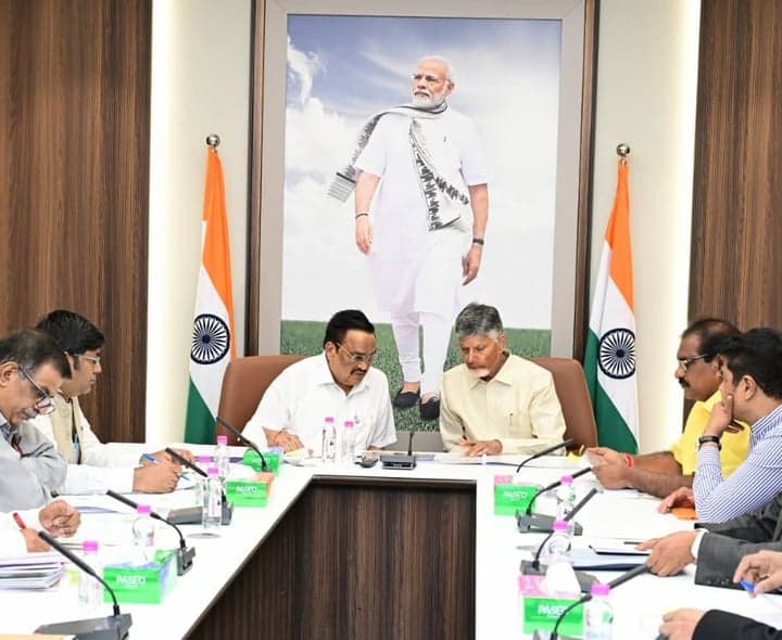 పోలవరం, జలధార పనులపై కేంద్ర మంత్రికి చంద్రబాబు వివరణ - gallery image 2