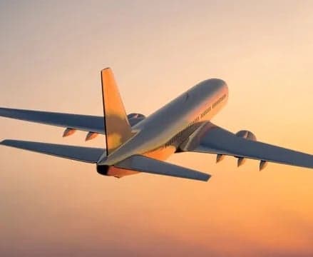 తుఫాన్ ఎఫెక్ట్.. ఐదు విమానాలు రద్దు